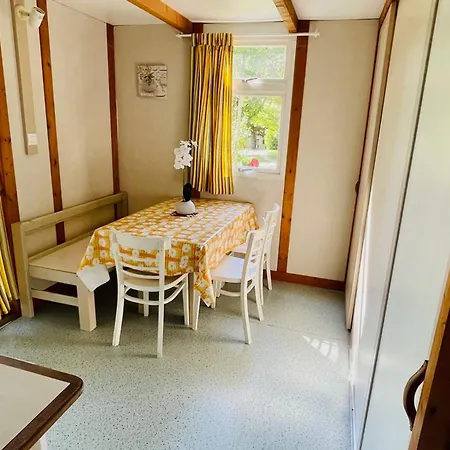 مكان تخييم Avec Terrasse A - Api-1-52-902 Camon (Languedoc-Roussillon)