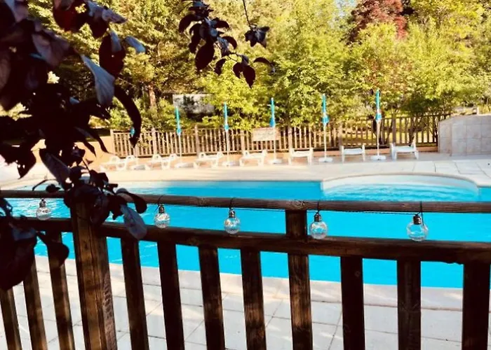 مكان تخييم Avec Terrasse A - Api-1-52-902 Camon (Languedoc-Roussillon)